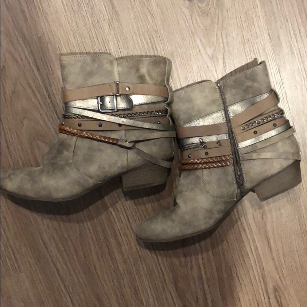 Grey w/ brown accent booties